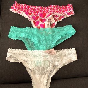 NWT Cheekini’s - Victoria’s Secret SMALL